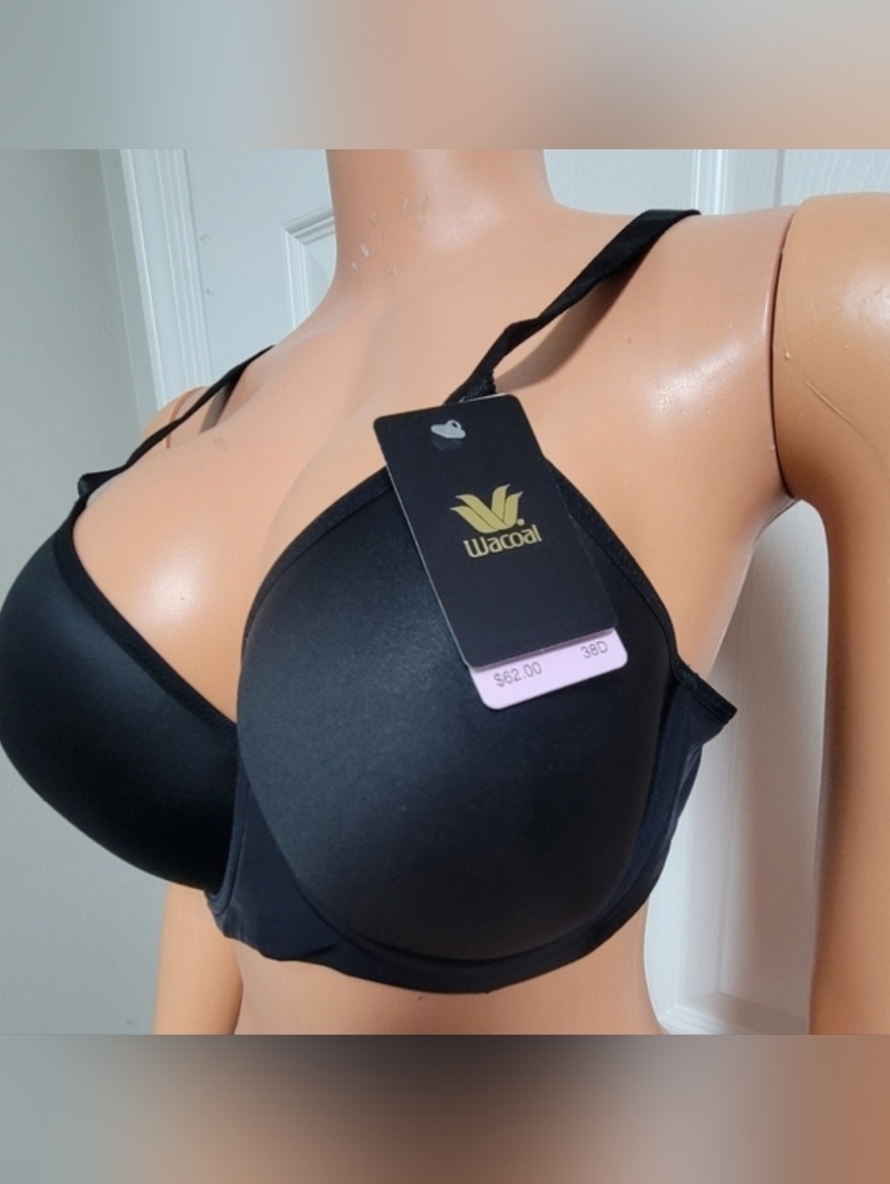 Wacoal NWT black Bra Size 38D.